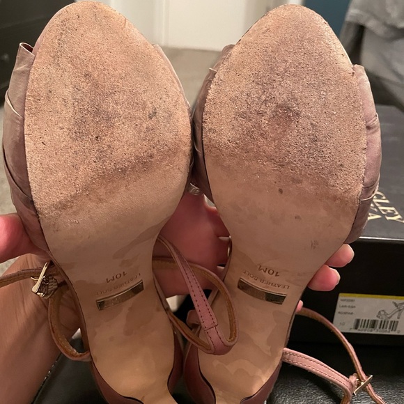 Badgley Mischka “Larissa” Heels in dusty rose - Picture 7 of 7